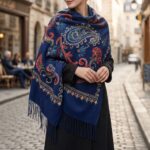 Bufanda Chal Bordado Azul Marino  Con Detalles Para Mujer - Imagen 2