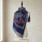 Bufanda Chal Bordado Azul Marino  Con Detalles Para Mujer - Imagen 3