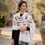 Chal Bordado Blanco Con Detalles Para Mujer