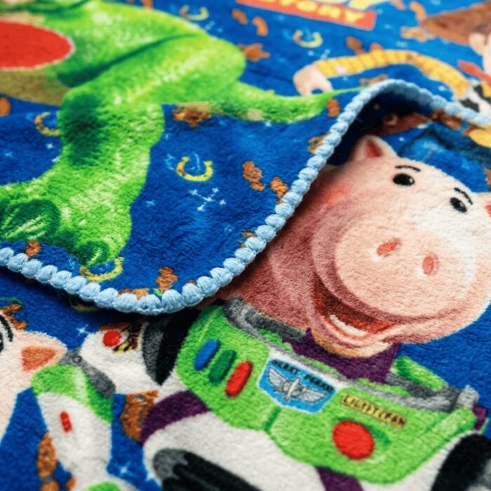 Manta para Niños Azul Estampado de Juguetes - Imagen 3