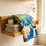 Manta para Niños Azul Estampado de Juguetes - Imagen 4