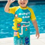 Ropa de Baño para Niño UV Dinosaurio Amarillo en Pista de Autos - Imagen 4