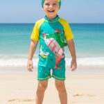 Ropa de Baño para Niño UV Cocodrilo Verde en Cohete Espacial - Imagen 3