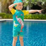 Ropa de Baño para Niño UV Cocodrilo Verde en Cohete Espacial - Imagen 4
