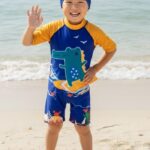 Ropa de Baño para Niño UV Cocodrilo Verde Surfeando - Imagen 2