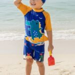 Ropa de Baño para Niño UV Cocodrilo Verde Surfeando - Imagen 3
