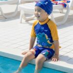 Ropa de Baño para Niño UV Cocodrilo Verde Surfeando - Imagen 4