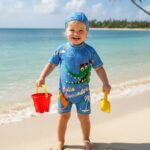 Ropa de Baño para Niño UV Dinosaurio Verde con Lentes de Sol - Imagen 3