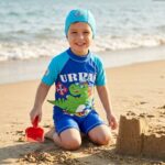 Ropa de Baño para Niño UV Azul con Dinosaurio Verde Montando Skate - Imagen 2