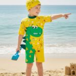 Ropa de Baño para Niño UV Amarillo con Dinosaurio Verde Cuello Largo - Imagen 2