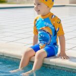 Ropa de Baño para Niño UV Celeste con Dinosaurio Astronauta en Nave - Imagen 4