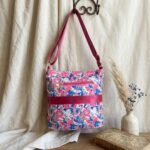 Bolso Mochila Cruzado Rosado Floreado - Imagen 4
