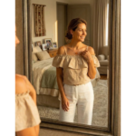 Blusa Bordada con Hombros Descubiertos Beige - Imagen 3