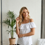 Blusa Bordada con Hombros Descubiertos Blanco